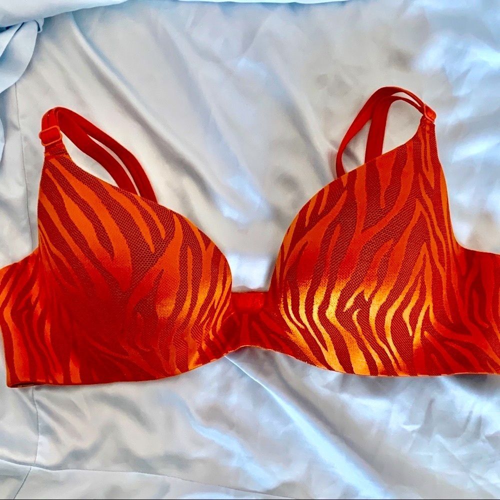 VS Secret Embrace Bra 36C No-Show Scalloped Vintage Y2K Rare Limited Edition